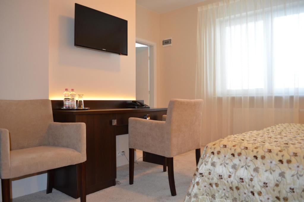 Hotel Alexandra Pobiedziska Chambre photo