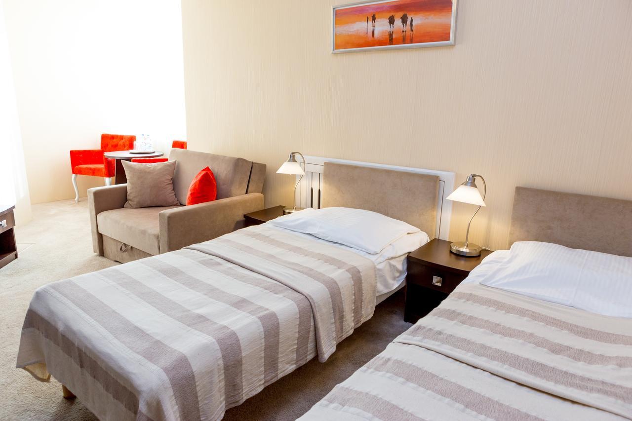 Hotel Alexandra Pobiedziska Extérieur photo