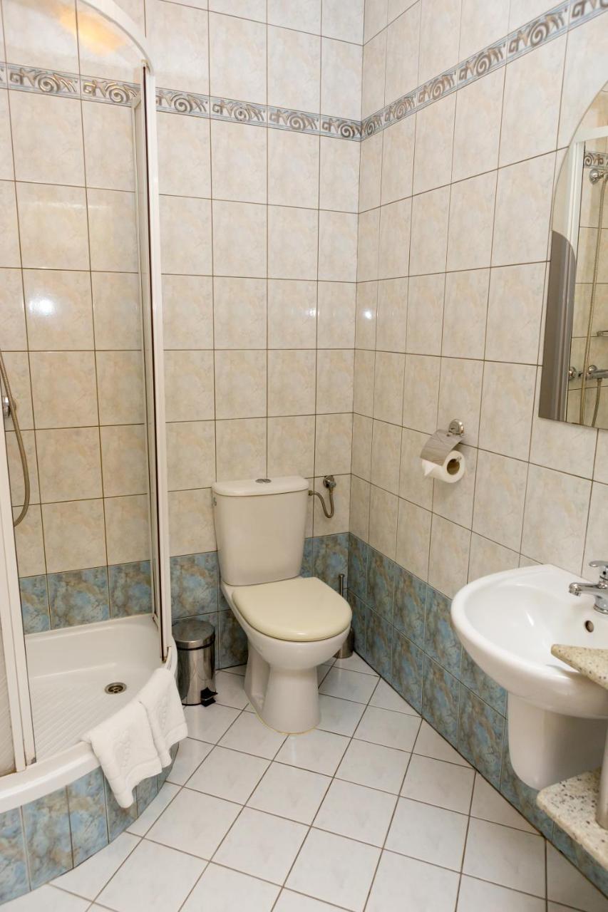 Hotel Alexandra Pobiedziska Extérieur photo